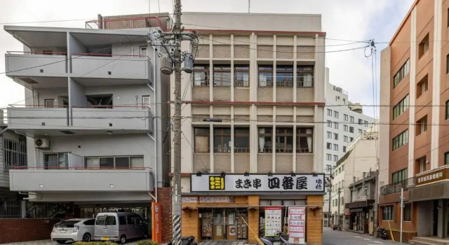 2フロア貸切最大15名 国際通り徒歩1分 駐車場1台無料 Paradise inn 安里, Забронировать Отель Отели Наха с парковкой, рядом с Здание администрации префектуры Окинавы, Парковка
