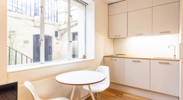 Modern | Central | Private flat