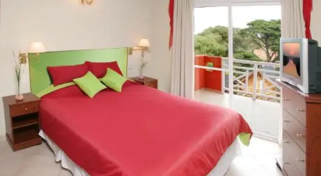 Apart Paradisso, Забронировать Отель Отели Вилья-Хесель с бассейном, рядом с Villa Gesell Beach, Бассейн