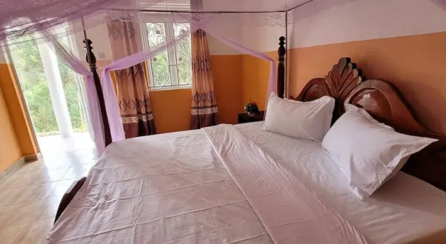 Kamengo cottages, Book Hotel Western Uganda National Parks Western Uganda