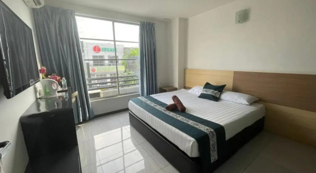 Номер Deluxe Dolphin Hotel