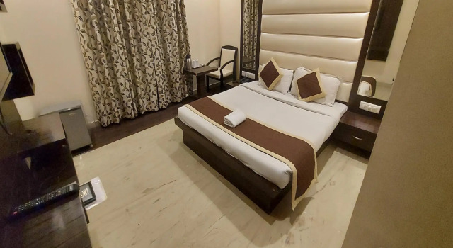 Hotel Goyal Palace, Забронировать Отель Отели штата Раджастхана с парковкой, Парковка