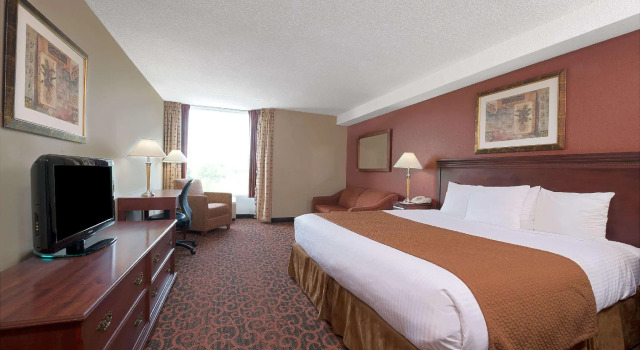 Двухместный номер Standard с видом на город Ramada by Wyndham Niagara Falls/Fallsview