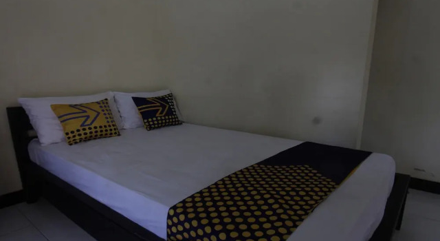 OYO Life 93155 Wisma Sarah, Book Hotel Billige hoteller i Tanjung