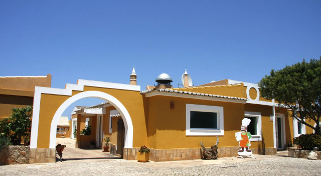 Montinho De Ouro, Rezervovat Hotel Luz Albufeira