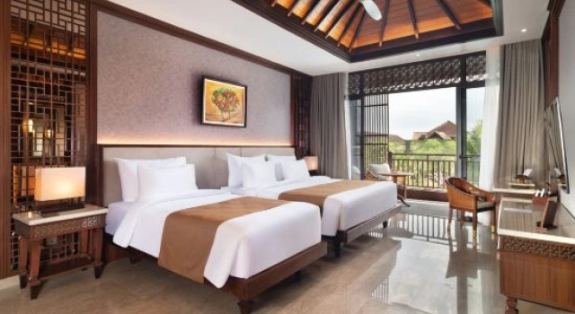 Трёхместный люкс Premier с балконом MĀUA OLEA Ubud by Swiss-Belhotel