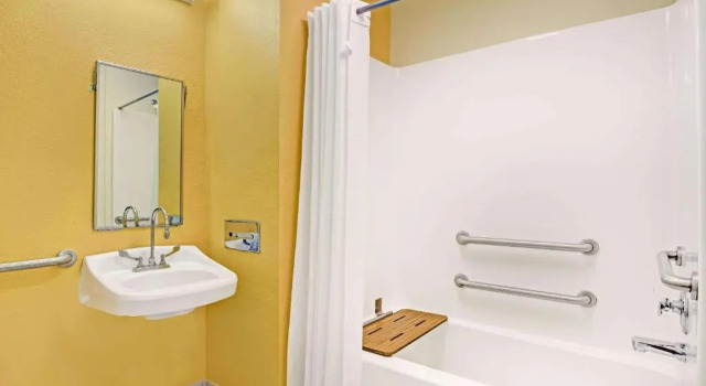 Номер Standard Days Inn & Suites by Wyndham Siler City