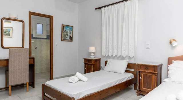 Студия Helios Beach Studios