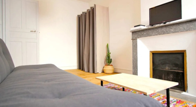Rustic Flat in the Heart of Bayonne