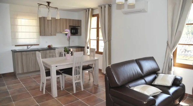 Domaine La Garenne - Appartement Saint Marc, Rezerwuj Apartament Saint-Marc-Jaumegarde Carros