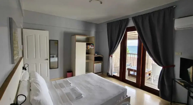 Номер Deluxe с балконом и с видом на океан Reef Beach Resort