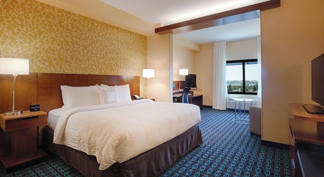 Двухместный люкс с видом на воду Fairfield Inn & Suites by Marriott Clearwater Beach