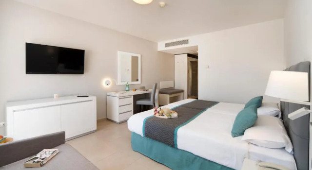 Трёхместный номер Standard с частичным видом на море Hotel Las Costas