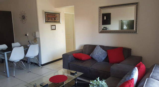 Strelitzia - Modern 2 bedroom apartment, Varaa Huoneisto Edenvale East Rand