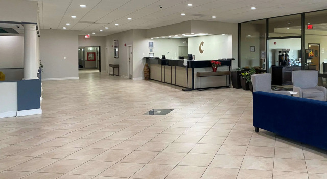 La Quinta Inn & Suites Hickory, Book Hotel Hickory North Carolina