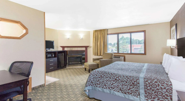 Двухместный номер Standard Days Inn & Suites by Wyndham Waterloo