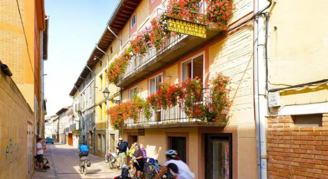 Albergue Cuatro Cantones, Забронировать Отель Белорадо Burgos Province