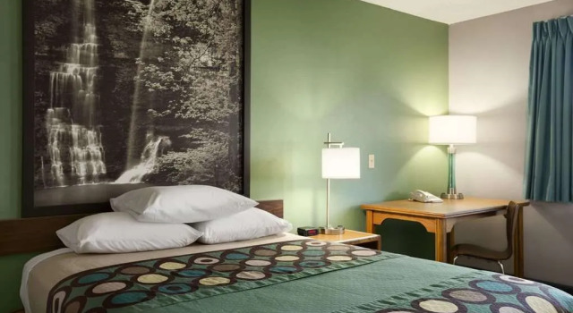 Super 8 by Wyndham Batesville, Varaa Hotelli  