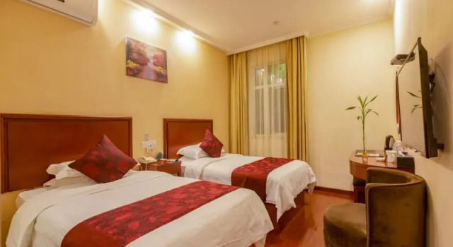 Двухместный номер Standard GreenTree Inn HuZhou AnJi YingBin Avenue Express Hotel