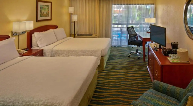 Четырёхместный номер Standard Courtyard by Marriott Key West Waterfront