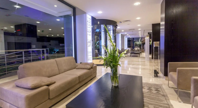 Business Hotel