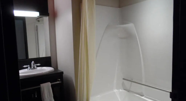 Номер Deluxe Grand Hotel Times Sherbrooke