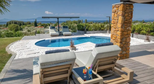 Люкс Iakovakis Suites & Spa