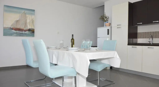 Апартаменты с видом на бассейн Apartments Maro