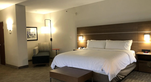 Holiday Inn Express & Suites Franklin KY by IHG, Buchen Sie Hotel Franklin Kentucky