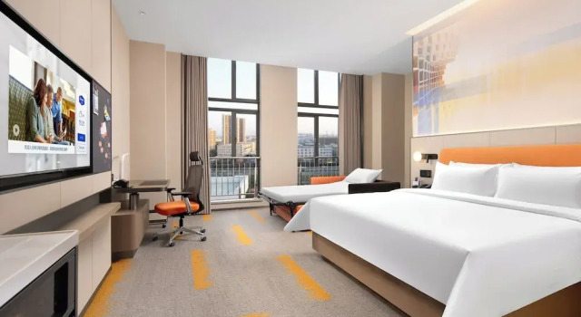 Номер Superior Hampton by Hilton Foshan Jun'an