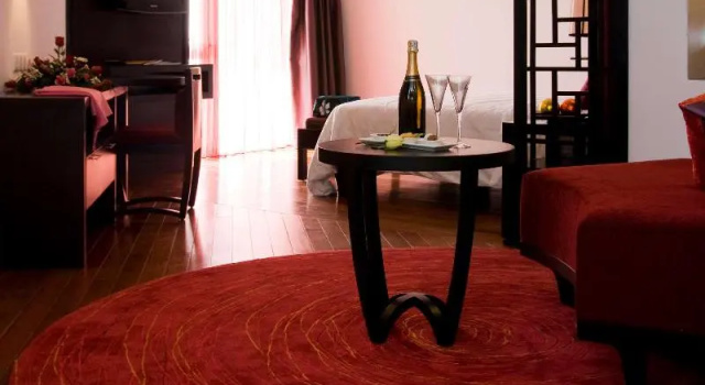 Двухместный номер Standard с балконом Novotel Ha Long Bay Hotel