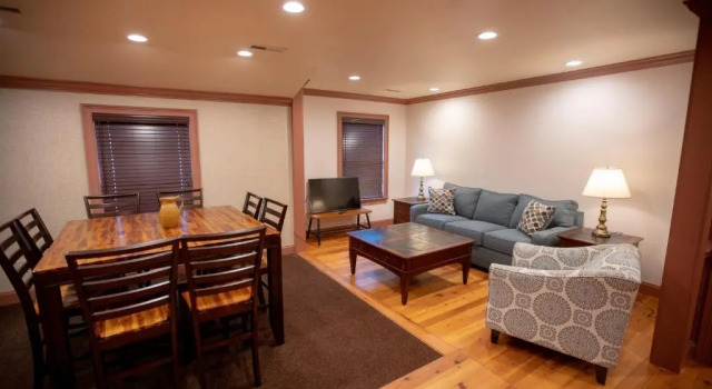 Апартаменты Deluxe Howards Creek Inn