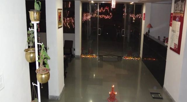 SNP House Airport Hotel & Restaurant, Rezervovat Hotel Hotely v Rajasthan s parkováním, Parkování