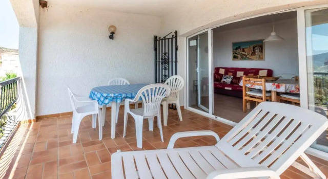 Grifeu 11 apartamento con terraza y vista panorámica al mar