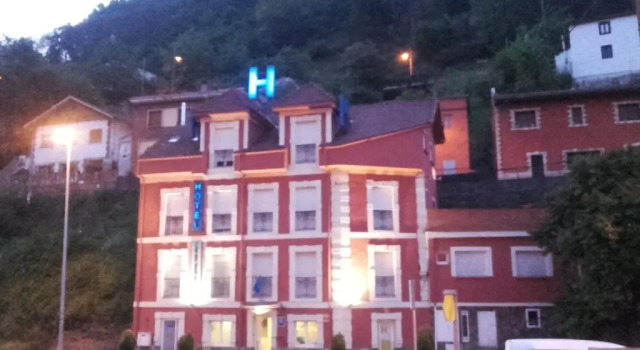 Hotel Rio Caudal