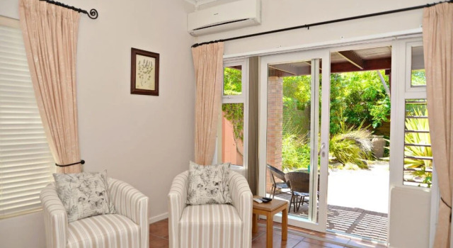 110 on Westcliff, Забронировать Отель Отели Херманус 4 звезды, рядом с Mediclinic Hermanus, 4*