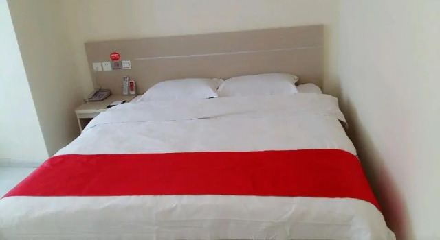 Двухместный номер Standard Thank Inn Chain Hotel Jiangsu Huaian Lianshui Gaogou Town No.1 Street