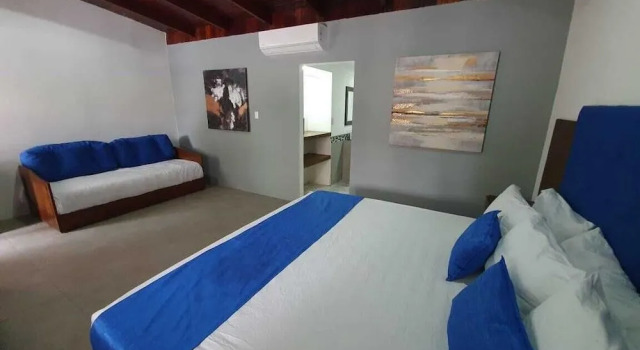 Hotel Blue Marlin - Nightclub & Sports Bar on Site, Забронировать Отель Отели Хако с парковкой, рядом с Пляж Хако, Парковка
