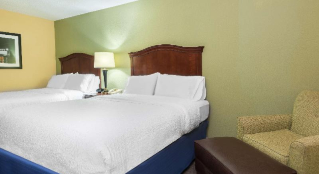 Четырёхместный номер Standard Hampton Inn Raleigh Cary