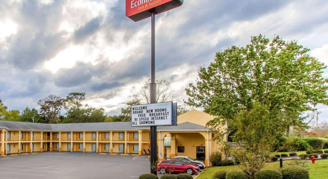 Кровать в общем номере Econo Lodge Inn & Suites Evergreen
