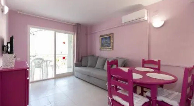UHC Royal Apartments, Забронировать Апартаменты/квартира Апартаменты Салоу, Апартаменты/квартира