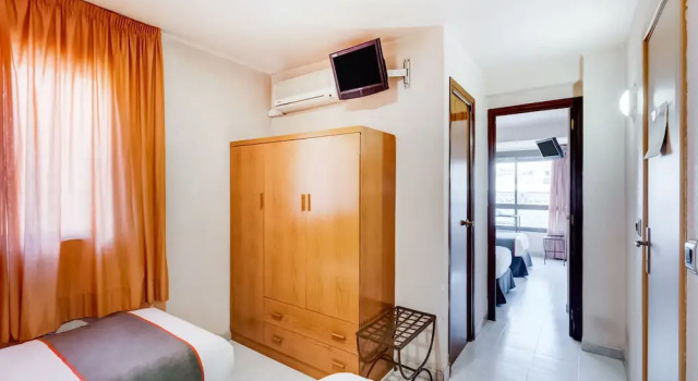 Четырёхместный номер Standard OYO Hostal Luci-Mar