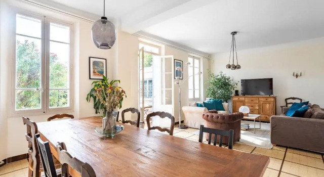 Manor house 5 bedroom just by the beach - Dodo et Tartine, Rezerwuj Hotel Hotele w Tulon z basenem, Basen