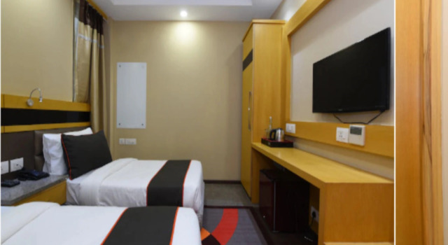 Hotel New Delhi International, Забронировать Отель Отели Нью-Дели с бассейном, рядом с Конференц-зал Сири-форт, Бассейн