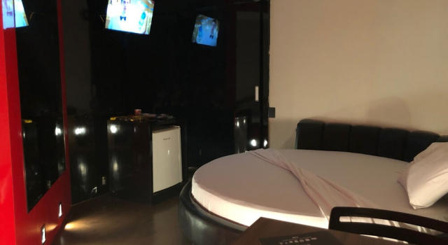 Апартаменты Deluxe Snob Motel