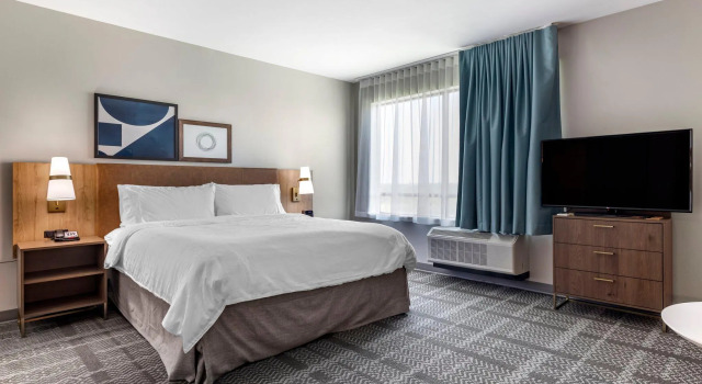 Двухместный люкс Staybridge Suites Grand Prairie Near Epic Central by IHG
