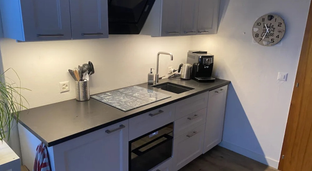 Студия Deluxe Spring Inn Apartments