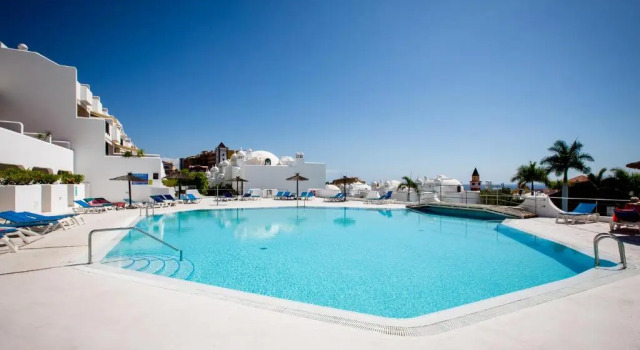 Апартаменты GO2TENERIFE Apart'Manon Duplex w/ Solarium, pools & sea view