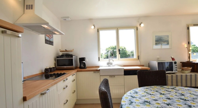 Luxurious Holiday Home in Plouhinec Near Sea, Rezerwuj Hotel Poulgoazec Bretania