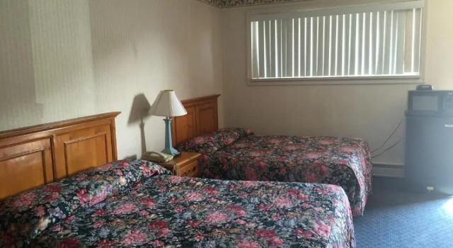 Четырёхместный номер Standard Highland Hills Motel & Cabins